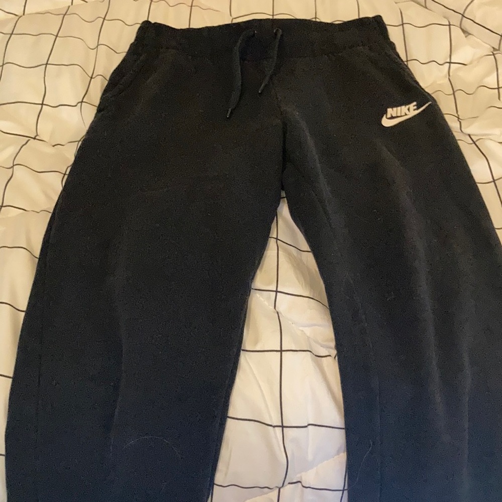 Black Nike sweatpants